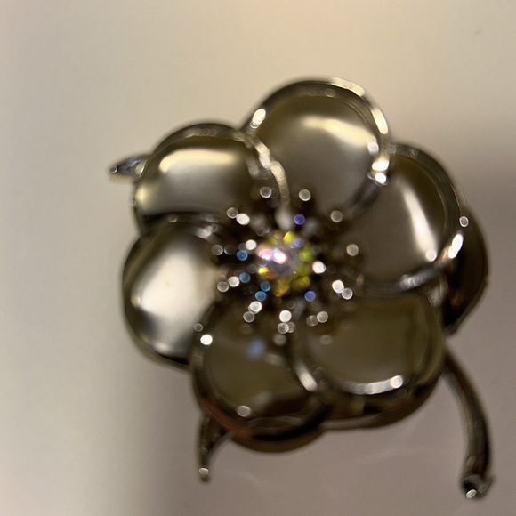 Silver Matte and Glossy Flower Brooch with a Aurora borealis Crystal - Picture 5 of 11